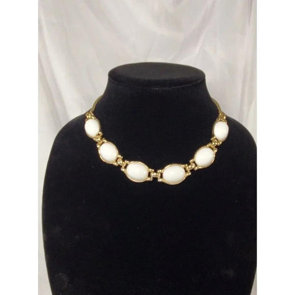 Vintage MONET Necklace Mid Century White Cabochons Bezel Set Necklace MCM Signed - Picture 2 of 6